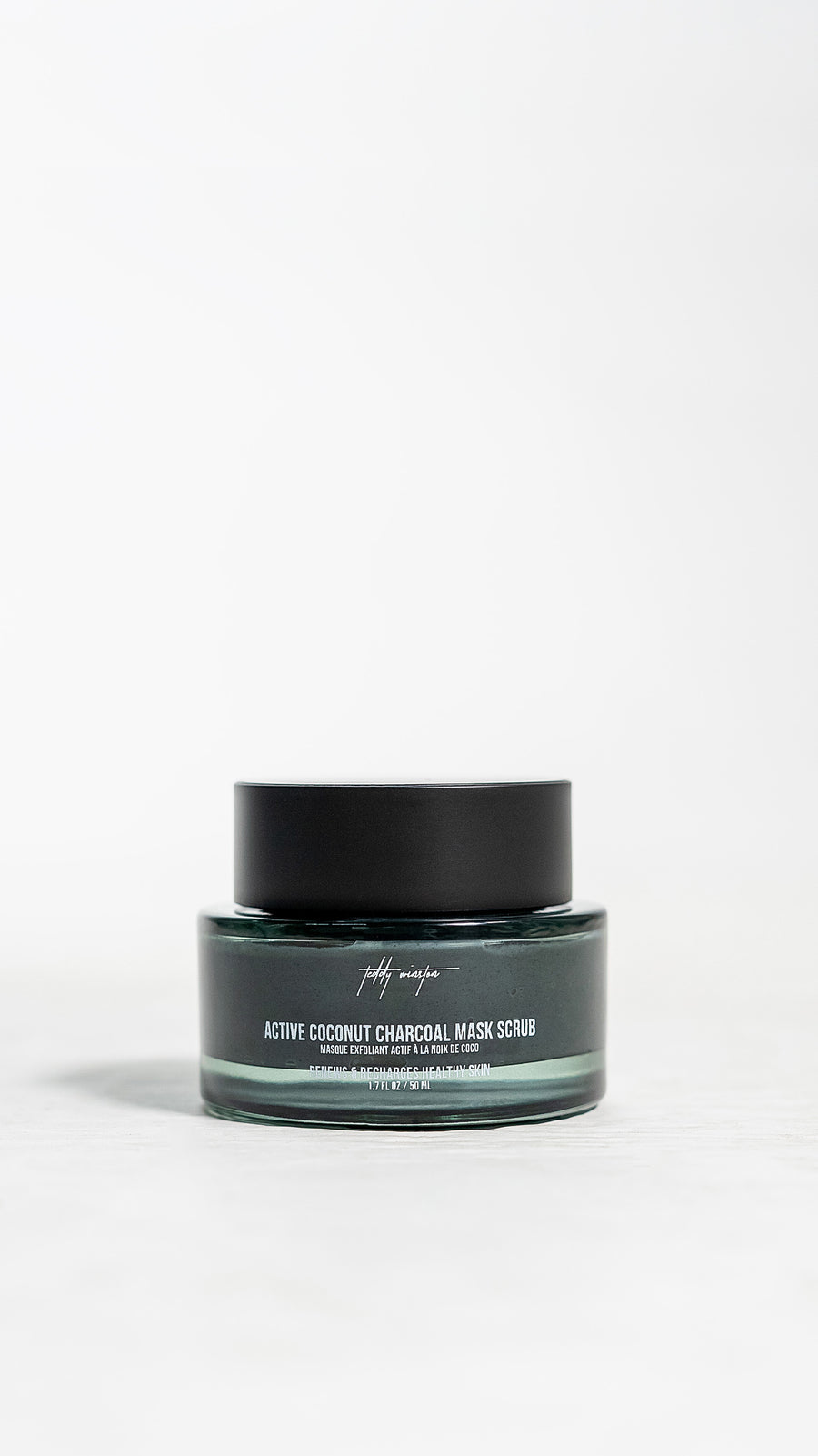 A purifying mask infused with rare coconut charcoal, delivering a refined exfoliation that reveals fresher, more luminous skin.